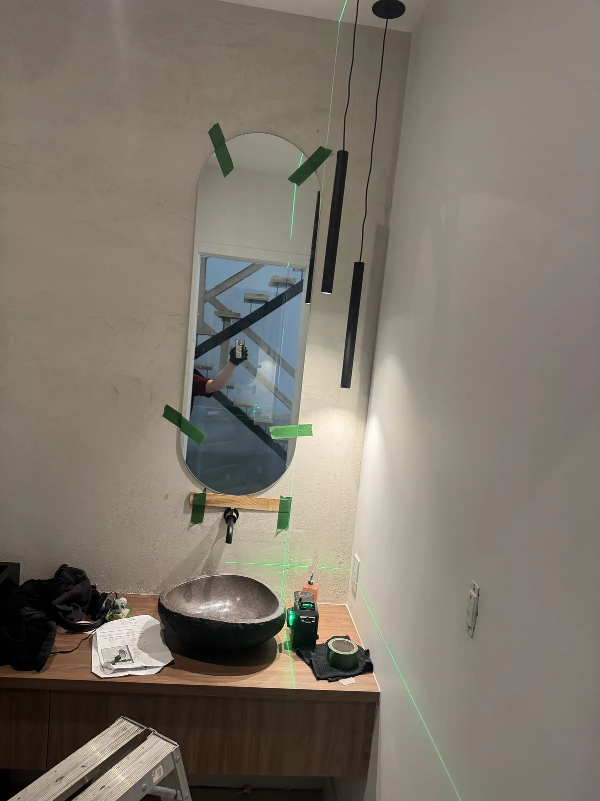 Miroir ovale sur mesure en installation