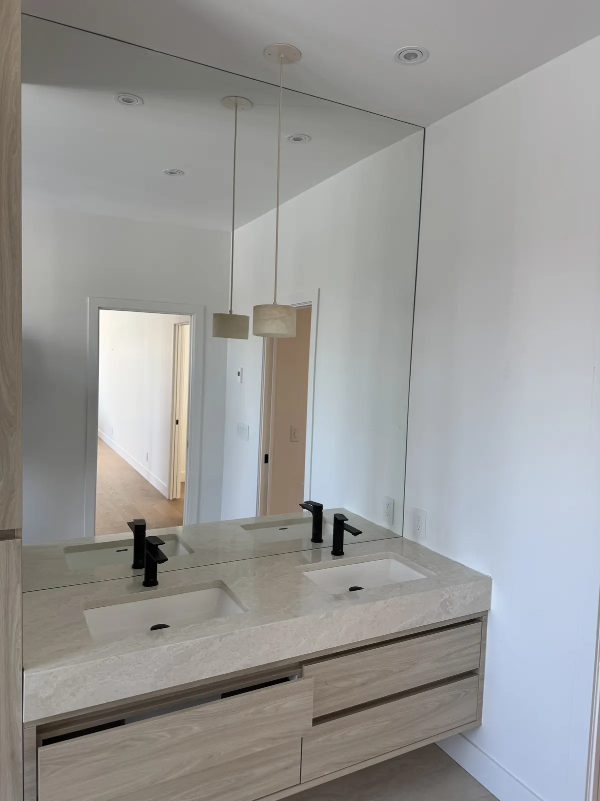 Miroir de salle de bain sur mesure